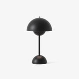 Bordlampe i metal – trådløs moderne bordbelysning