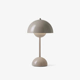 Bordlampe i metal – trådløs moderne bordbelysning