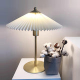 Bordlampe med plisseret skærm – midcentury
