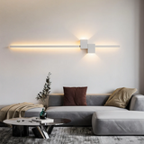 Væglampe i aflang form – minimalistisk LED-belysning til stuen