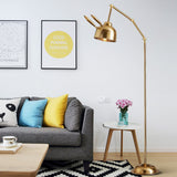 Gulvlampe i guld formet som en kanin – moderne standerlampe til stuen
