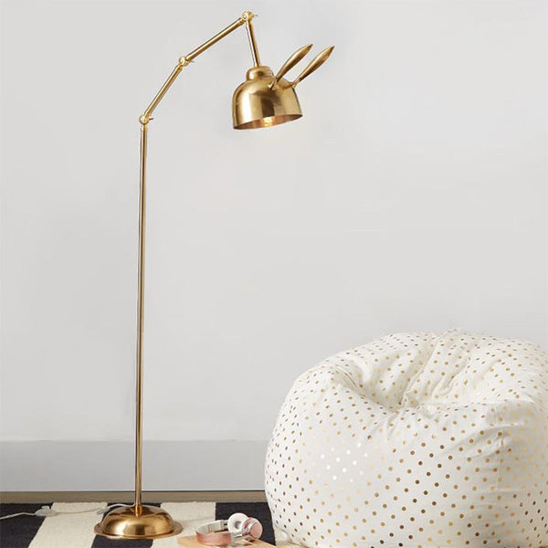Gulvlampe i guld formet som en kanin – moderne standerlampe til stuen