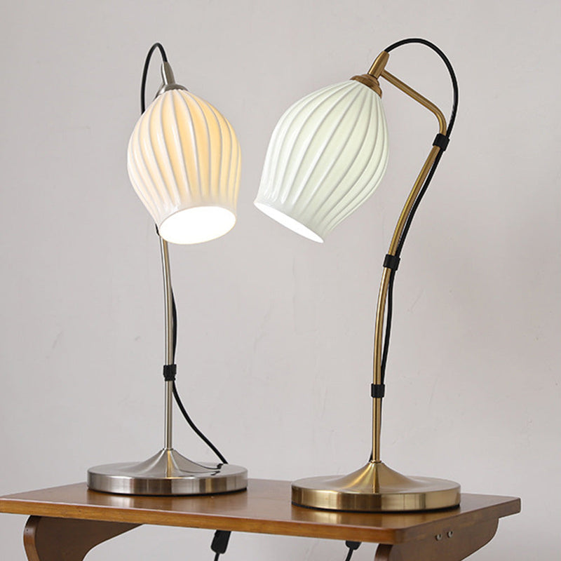 Bordlampe i riflet keramik – vintage