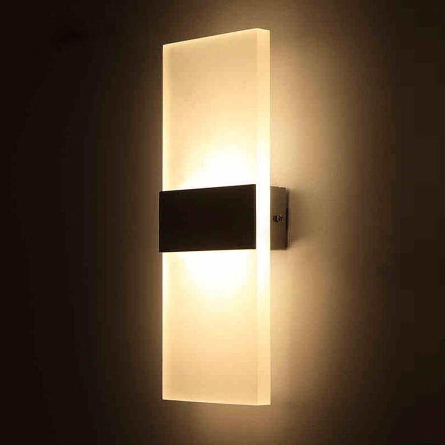 Væglampe i akryl & aluminium – Brit | Integreret LED