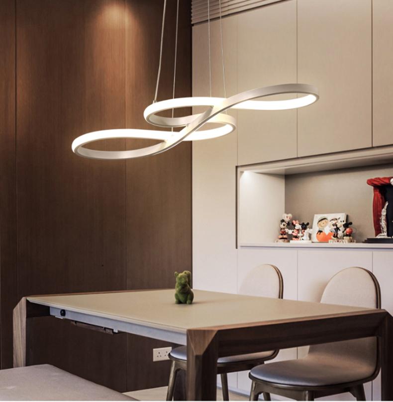 Lysekrone i akryl & aluminium – Vagn | Integreret LED