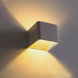 Væglampe i aluminium & akryl – Leif | Integreret LED