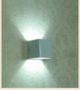 Væglampe i aluminium & akryl – Leif | Integreret LED