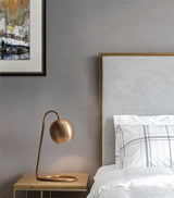 Bordlampe i kobber & jern – Eira | 23 × 41 cm