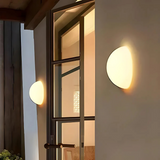 Væglampe med rund skærm – moderne LED til inde og ude
