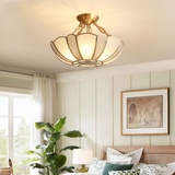 Loftlampe i messing med skålkant og kæde – loftbelysning