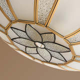Loftlampe i messing med skålkant og kæde – loftbelysning