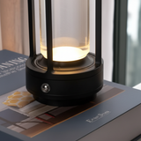 Bordlampe i krystal og metal – trådløs dæmpbar bordbelysning