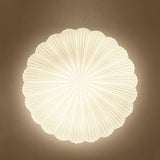 Loftlampe formet som en musling i cremehvid – vintage loftbelysning