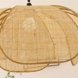Rattanpendel med kronbladsform – vintage hængelampe